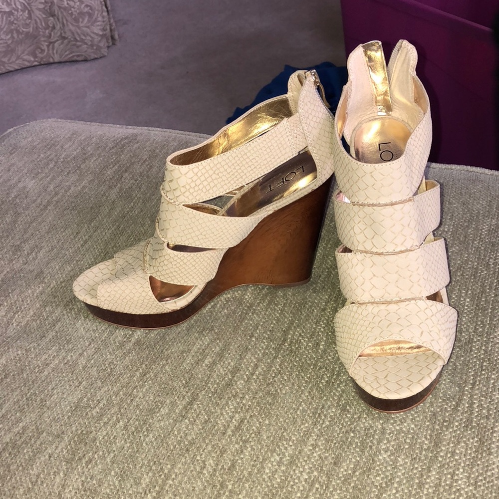 Loft Wooden Wedges NWT